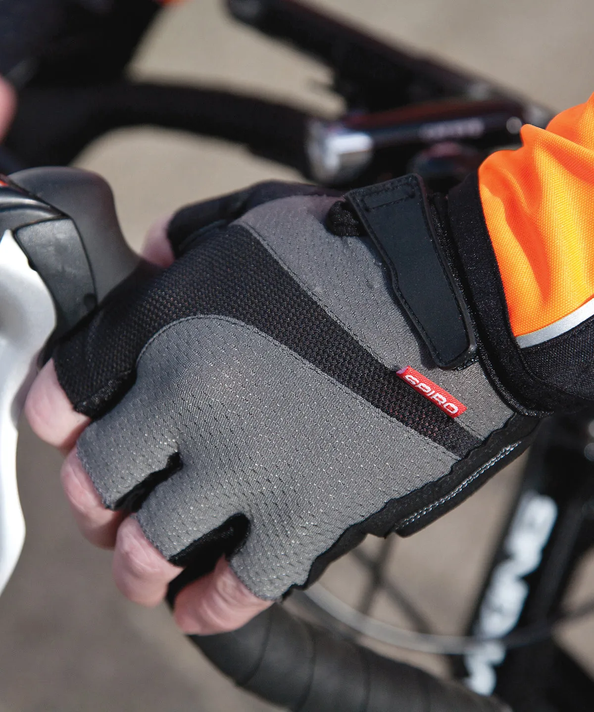 Spiro short glove | Grey/Black